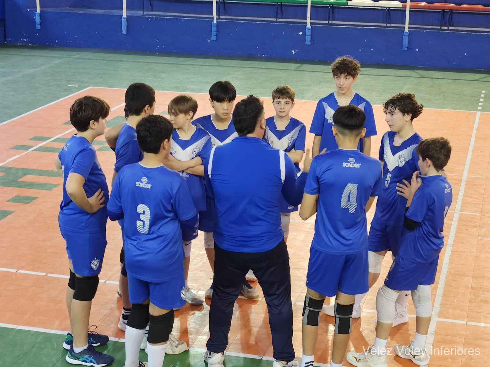 Equipo de inferiores de vóley de Vélez
